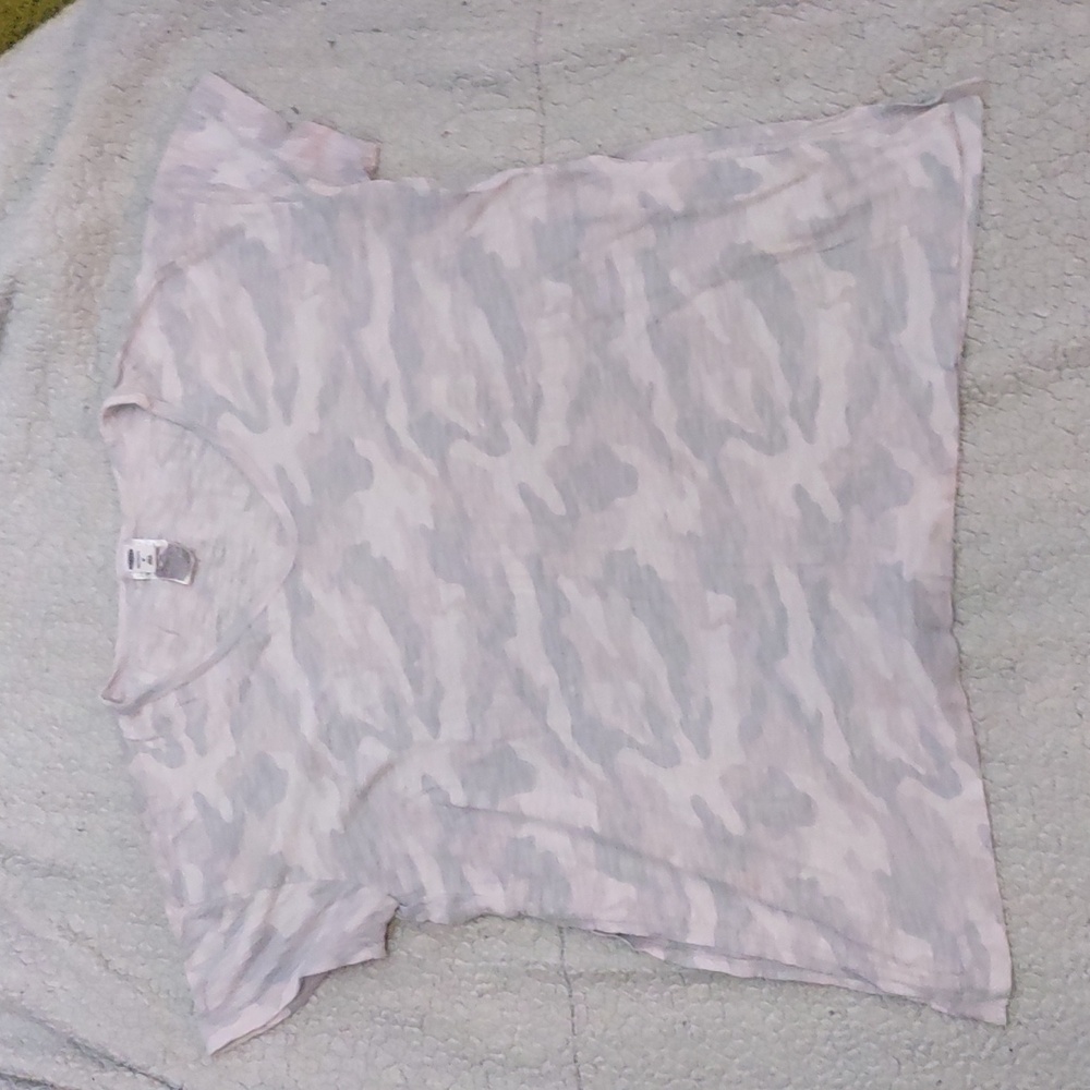 10 for $10 Old Navy camo maternity tee size medium